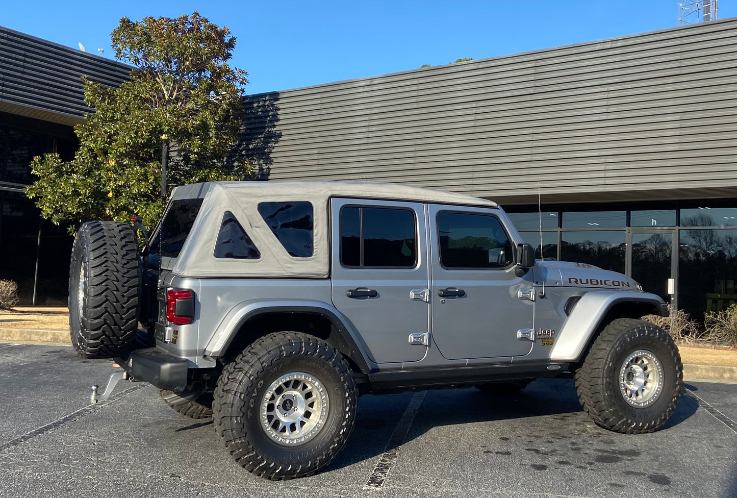 JL Wrangler 4 Door / 4XE 2018 - 2023